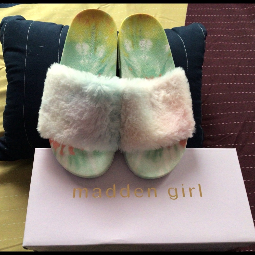 Brand New Madden Girl Fancy F-Slides